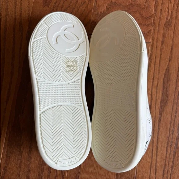 NEW CHANEL Black and White Sneakers - Picture 4 of 4